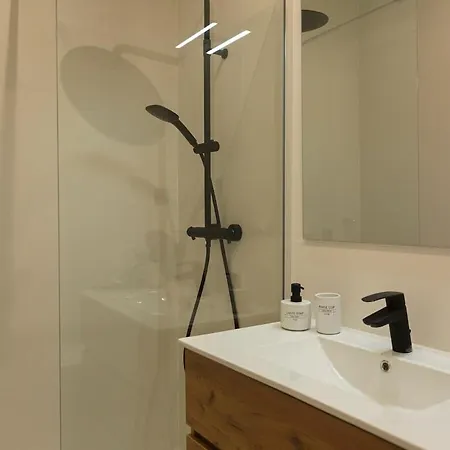 - Gracia 5-a برشلونة