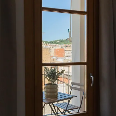 - Gracia 5-a شقة *